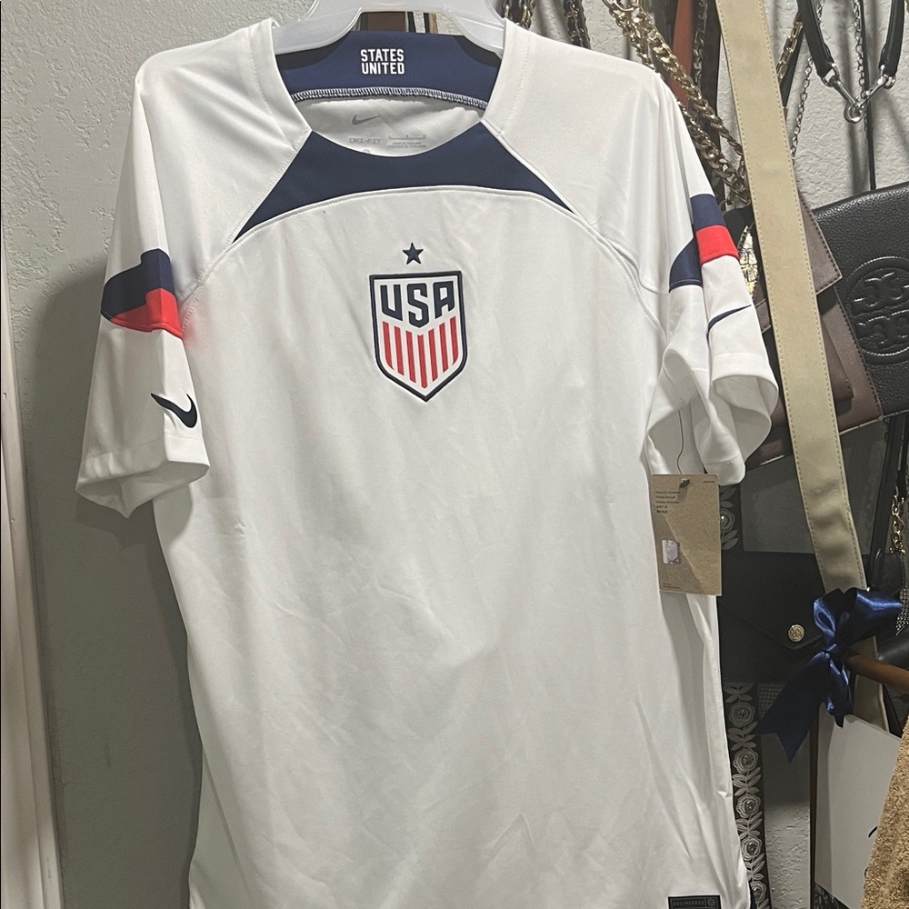 Nike Men's White and Navy USA Soccer Shirt